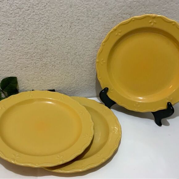 Home Trends BELLCREST YELLOW Stoneware Embossed Scroll Dots Dinner Plates Set 3 - Picture 1 of 6